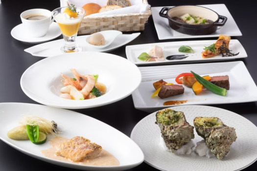 【オーシャンリゾートホテル&スパ うみんぴあ】料理長おすすめデラックスコース～フィオーレ～　2025年夏