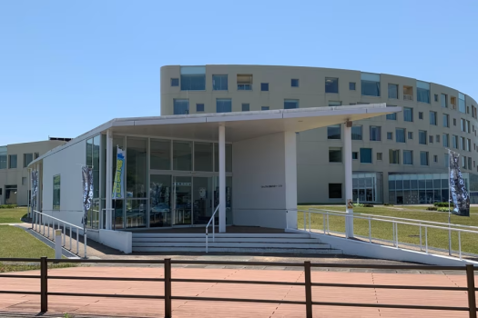 【オーシャンリゾートホテル&スパ うみんぴあ】うみんぴあ大飯観光船ターミナル|ホテルロビーから徒歩2分。当館に隣接した船乗り場より出航!! 【オーシャンリゾートホテル&スパ うみんぴあ】うみんぴあ大飯観光船ターミナル|ホテルロビーから徒歩2分。当館に隣接した船乗り場より出航!!