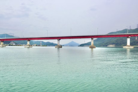 【オーシャンリゾートホテル&スパ うみんぴあ】青戸の大橋|エメラルド色の海に映える真紅の橋。小浜湾と青戸の入り江を結ぶ、美しい景観スポット♪ 【オーシャンリゾートホテル&スパ うみんぴあ】青戸の大橋|エメラルド色の海に映える真紅の橋。小浜湾と青戸の入り江を結ぶ、美しい景観スポット♪