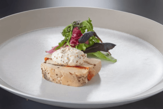 【オーシャンリゾートホテル&スパ うみんぴあ】2026春－国産鶏肉タップナードのプレッセ－