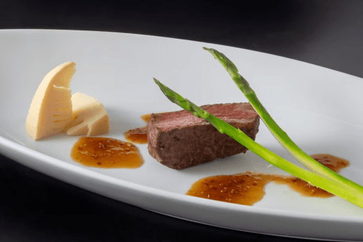 【オーシャンリゾートホテル&スパ うみんぴあ】2026春－和牛のステーキ　ガーリックソース－