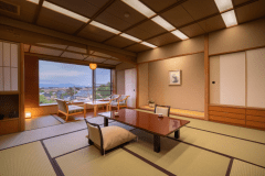 ■西館和室12.5帖■日本庭園を眺める客室　バストイレ付【禁煙ルーム】