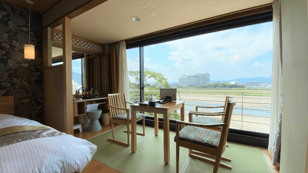 Modern Japanese Room with Bed  ( 16.5m2 with private bathroom )