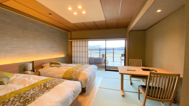 Modern Japanese Room with Bed and Open Air Bath  ( 16.5 m2 with private bathroom )