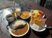 無料朝食サービス。一日のエネルギーチャージ！