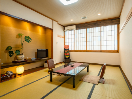 2020年７月に改装してトイレ付きになりました。
眺望は望めないお部屋になります。