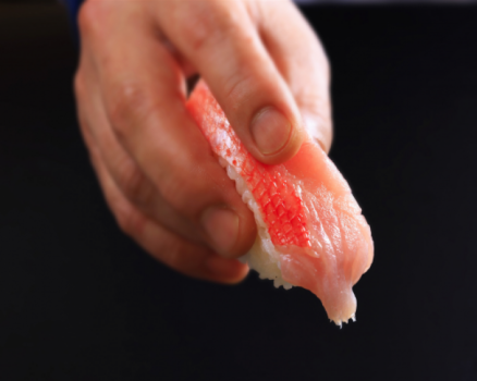 すし屋の宿ならではの美味しい地魚すしをどうぞ！