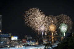 【花火大会】屋上の桃山テラスからは熱海海上花火大会もお楽しみいただけます♪