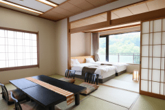 【禁煙】西館和洋室10畳+7.5畳 ツイン（バス・トイレ付）