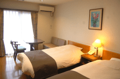 【禁煙ツイン】東館洋室32㎡ベッド2台【バス・トイレ付】