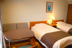 【禁煙ツイン】東館洋室32㎡ベッド2台【バス・トイレ付】