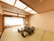 【禁煙】西館和室14畳（バス・トイレ付）
大浴場からも程近く、落ち着いた雰囲気漂う純和風和室です。