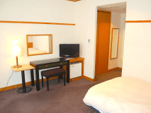 【禁煙】西館シングル洋室（3点ユニットバス付/眺望無）
大浴場からも程近い、禁煙タイプのシングルルームです。