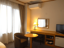 【禁煙】西館洋室ツインベッド（バス・トイレ付）
大浴場からも程近い、加湿空気清浄機を備えた禁煙タイプのツインルームです。