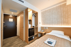 別館「召庵永久（しょうあんとわ）」洋室シングル　２０２１年１０月オープン　洗面所・トイレ・シャワールーム完備　約１３平米