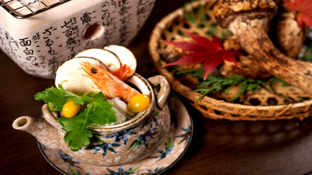 信州産の松茸は、旬の香りと旨味がご満喫いただけます