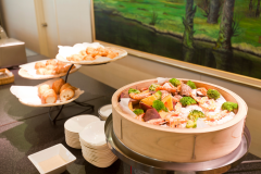 【バイキング朝食】和洋あわせて40種類以上のお料理おご用意しております。「信州おいしいものコーナー」では笹寿司体験も♪