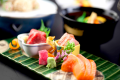 【お造り】信州の食材はもちろん、季節の旬の食材も用いることにこだわった会席料理をゆっくりとお楽しみください。