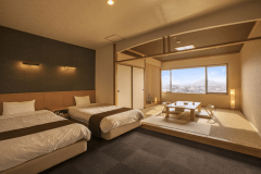 ◆和洋室◆思いっきり手足を伸ばして、ふかふかな羽毛布団で夢見心地♪広い室内でリラ～ックス♪