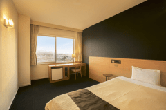 ◆シングルルーム◆大きなトランクも余裕で開けれる広い空間☆ビジネスマンにもちょっと贅沢を！！