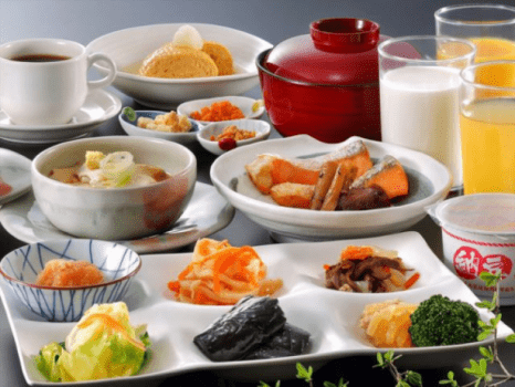 朝食は郷土料理、野菜を中心としたヘルシーなビュッフェ　※イメージ