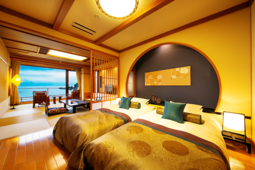 【Non-Smoking】Annex Room with Panoramic Bath – Japanese-Western Style (10-Tatami + Beds)