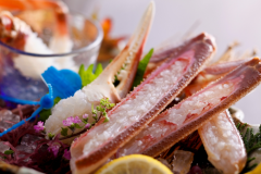 絶品のブランド活蟹をご堪能ください。［津居山、浜坂、柴山港］より厳選した地カニをご提供します。※※写真は「津居山カニ」です。