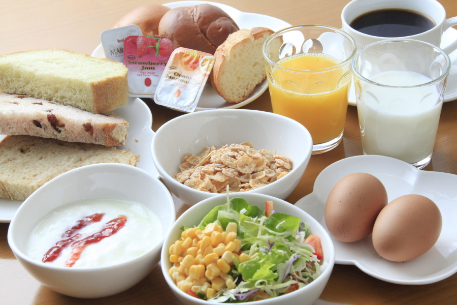 無料朝食(画像とメニューが異なる場合がございます) 無料朝食(画像とメニューが異なる場合がございます)
