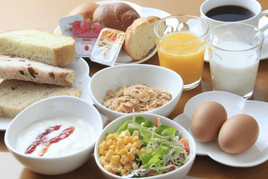 無料朝食（画像とメニューが異なる場合がございます）