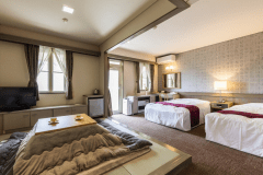 【デラックスツイン】冬にはコタツがうれしい。