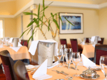 フランス料理とワインで至福の時を