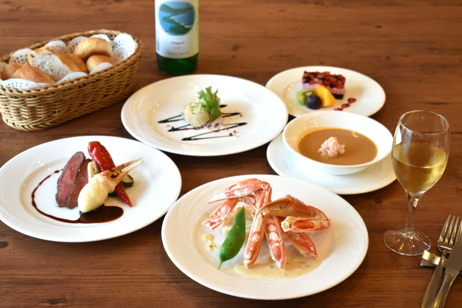 【かに創作フランス料理】冬の味覚・かにをシェフがコース仕立てでお届け 【かに創作フランス料理】冬の味覚・かにをシェフがコース仕立てでお届け