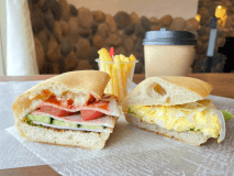 【朝食テイクアウト】サンドウィッチ+１ドリンクセット（一例）