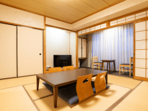 和室　海側　8畳