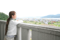 高台に建つ当館で流れる景色をゆっくりとお楽しみください。