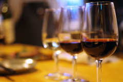 「東北の葡萄を使用したナチュールワイン」の飲み比べイメージ。
ワインは白・ロゼ・赤の3種をご用意します。 「東北の葡萄を使用したナチュールワイン」の飲み比べイメージ。
ワインは白・ロゼ・赤の3種をご用意します。