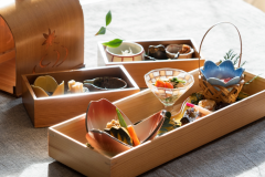 【朝食 一例】女将の手作り無添加味噌を使用したお味噌汁や白米「つや姫」も炊き立てとともに、健康的で太りずらい理想の朝食を目指したバランスのとれた朝食をご用意しています。 【朝食 一例】女将の手作り無添加味噌を使用したお味噌汁や白米「つや姫」も炊き立てとともに、健康的で太りずらい理想の朝食を目指したバランスのとれた朝食をご用意しています。