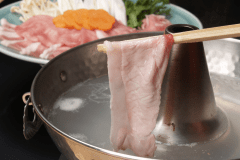 遊楽里のえらべる鳥海舟盛りプラン♪【チョイス④と～っても柔らかい🐷山形県産ブランド「米の娘ぶたロース」しゃぶしゃぶコース】