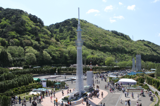 ▼東武ワールドスクウェア　ミニチュアで再現された世界各国の有名建造物や世界遺産を楽しめます