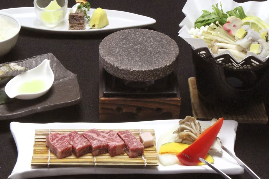 【風木立の川辺 紫明館】ご夕食|スタンダードコース《MINAKAMI》2025夏イメージ(6月~8月)石焼|上州牛サーロインの石焼き 【風木立の川辺 紫明館】ご夕食|スタンダードコース《MINAKAMI》2025夏イメージ(6月~8月)石焼|上州牛サーロインの石焼き