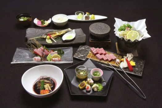【風木立の川辺　紫明館】ご夕食｜プレミアムコース《TANIGAWA》2025年夏イメージ（6月～8月）