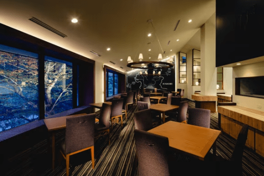 【風木立の川辺　紫明館】シックでおしゃれな雰囲気のダイニング