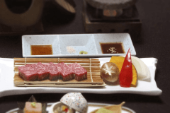 【風木立の川辺　紫明館】ご夕食｜スタンダードコース《MINAKAMI》2025冬イメージ（12月～2月）石焼｜上州牛サーロインの石焼き