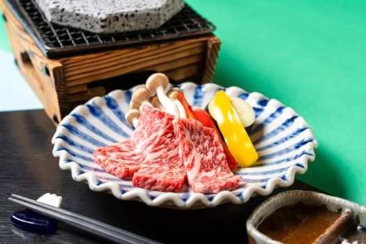 【パノラマイン山中湖】●2025夏　スタンダードコース《富士山 溶岩石焼会席》焜炉｜名物 国産牛ロースの富士山溶岩石焼き