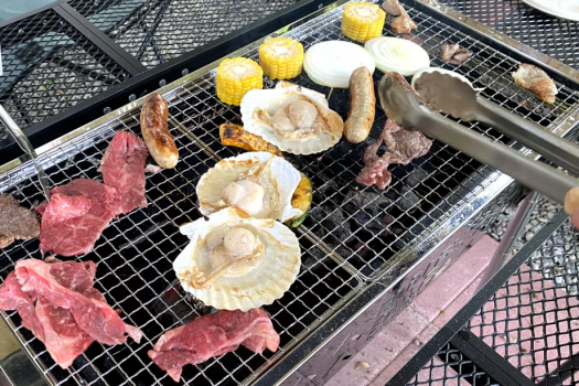【パノラマイン山中湖】夏のBBQプラン｜気兼ねなくお過ごしいただけるプライベート空間で開放的なひとときをお過ごしください