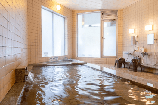 【パノラマイン山中湖】人工温泉「みねらるの湯」は名前の通り、豊富なミネラルを豊富に含んだ天然石からつくられた「微鉱精ミネラル」を使用しています