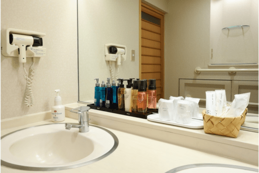 Japanese-style Room (10 + 7 tatami mats）／non-smoking