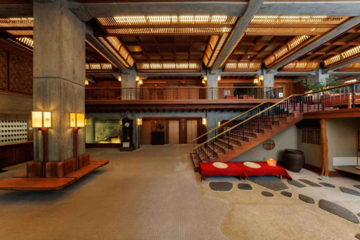 入り口から一歩足を踏み入れるとそこはモダンクラシックの世界