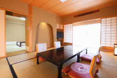 Japanese-style Room (10 + 7 tatami mats）／non-smoking