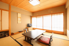 Twin Bedroom + Japanese-style Room／non-smoking